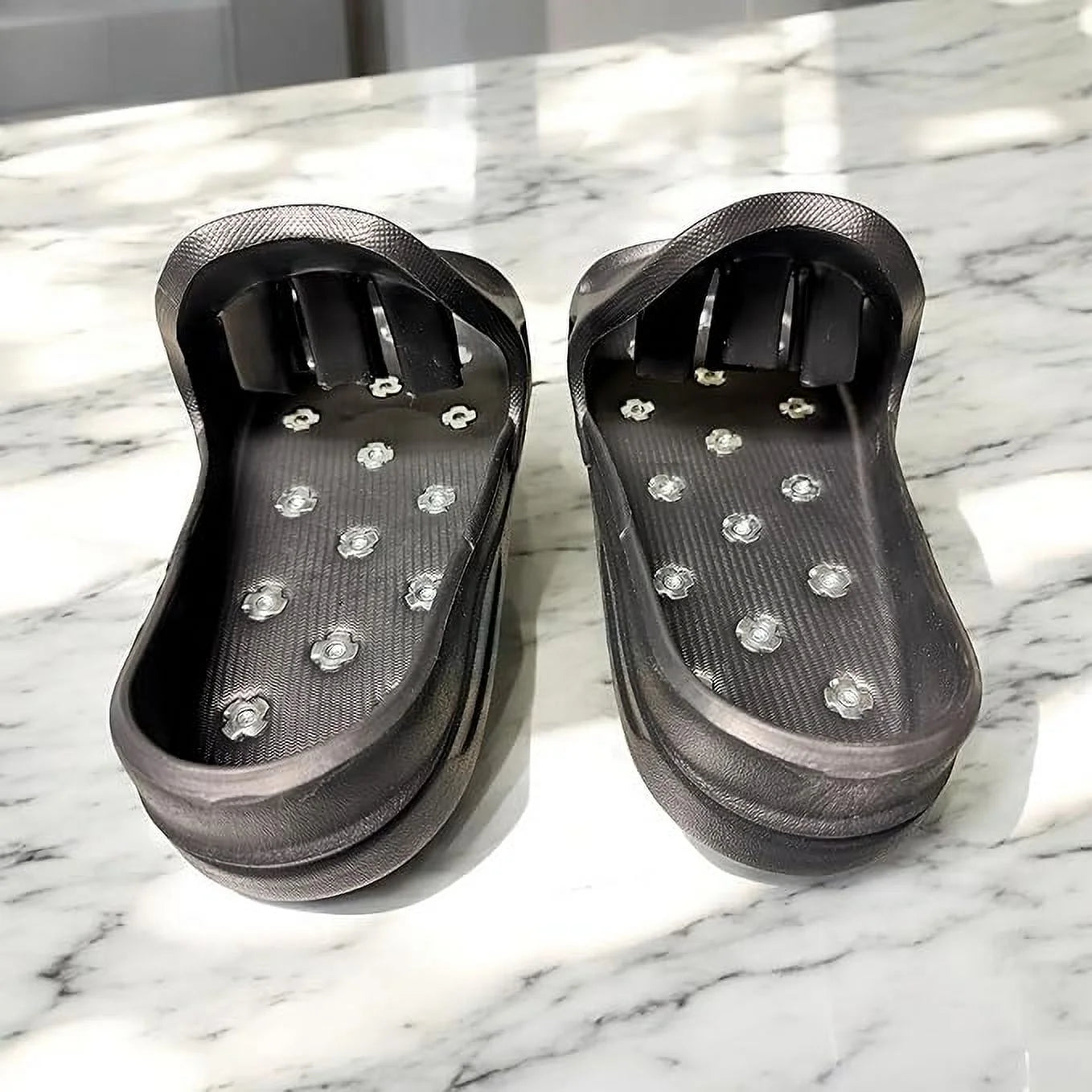 Spike shoes for epoxy Medium